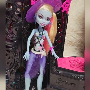 Monster High G1 Skull Shorses Abbey Bominable (OOB) by Mattel Released 2011